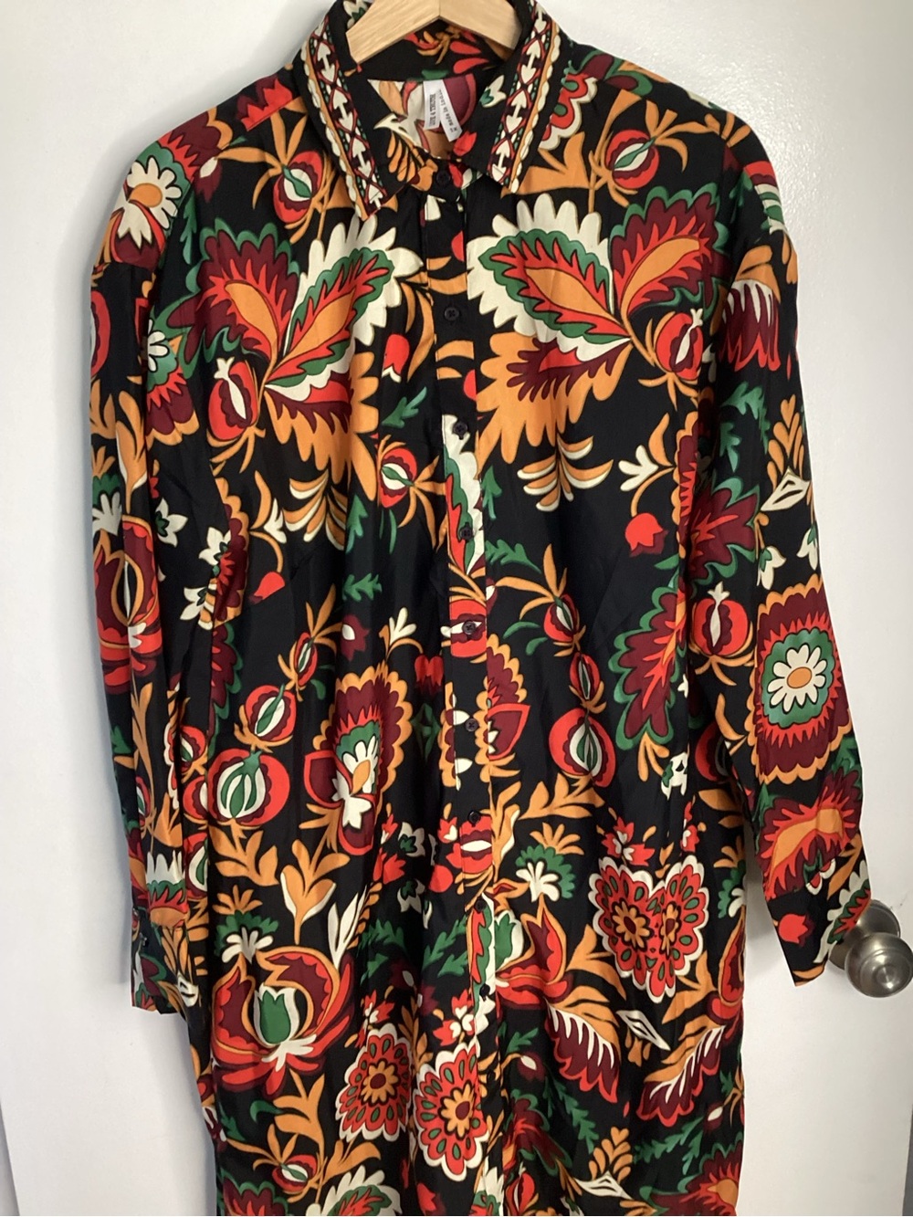 Floral Printed Long Dress in Black and Multicolor 1X - Picture 3 of 12